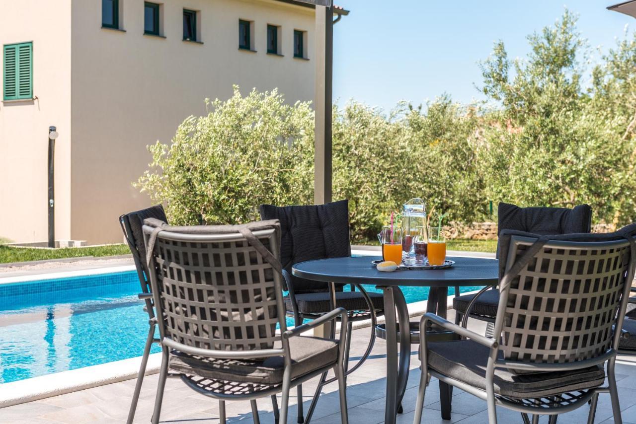 House Olive Grove With Pool And Garden Labin (Istria)